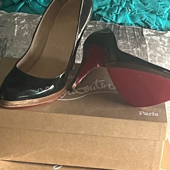 Christian Louboutin | Patent New Simple Pumps - 39 - Picture 12 of 13